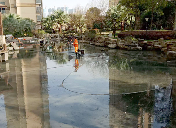 尚义景观池淤泥清理