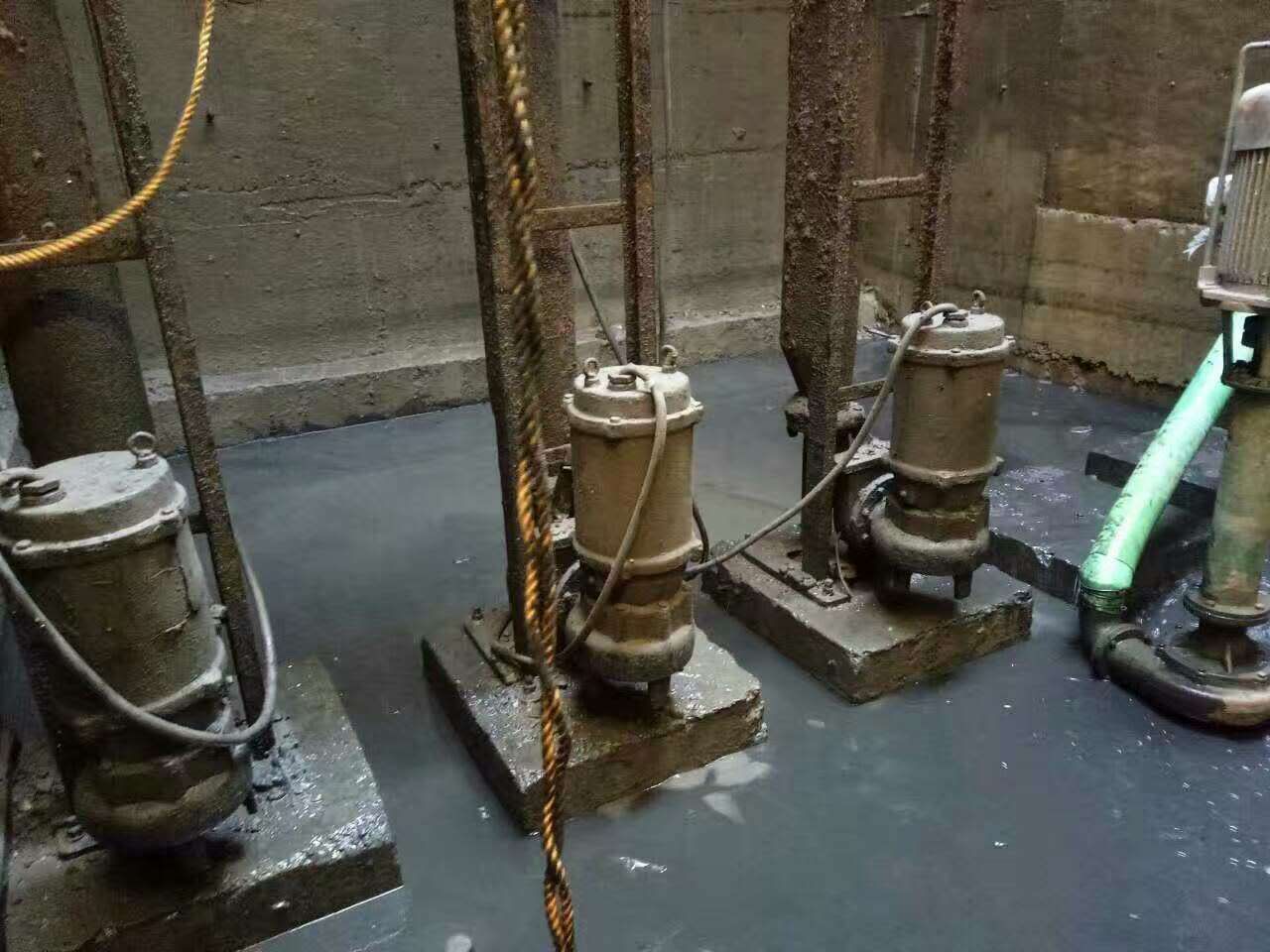 尚义污水池清理